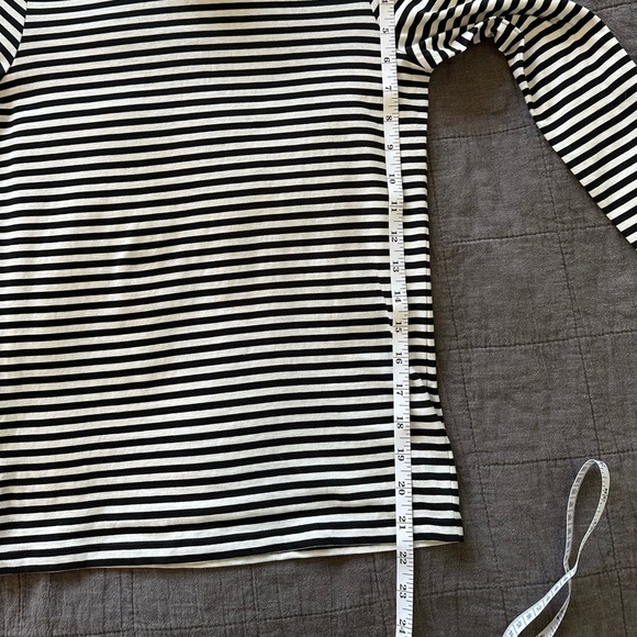 Everlane | The Organic Cotton Turtleneck - Picture 10 of 12